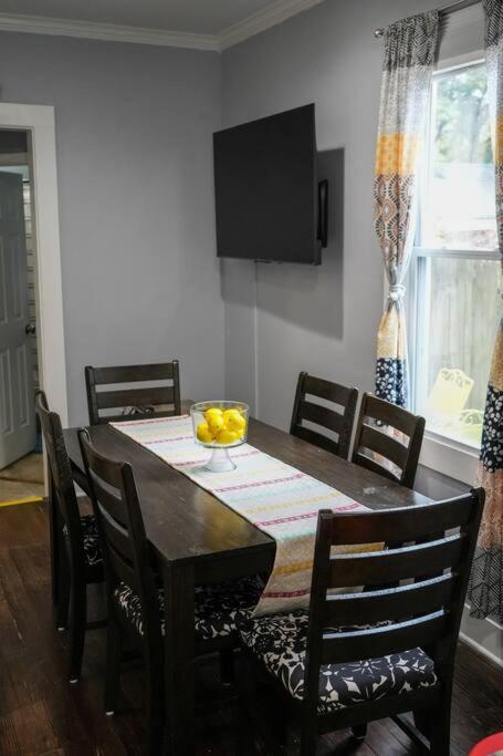 Vila Historic Coastal Haven- Pet Friendly Fast Wi-Fi Norfolk Exteriér fotografie